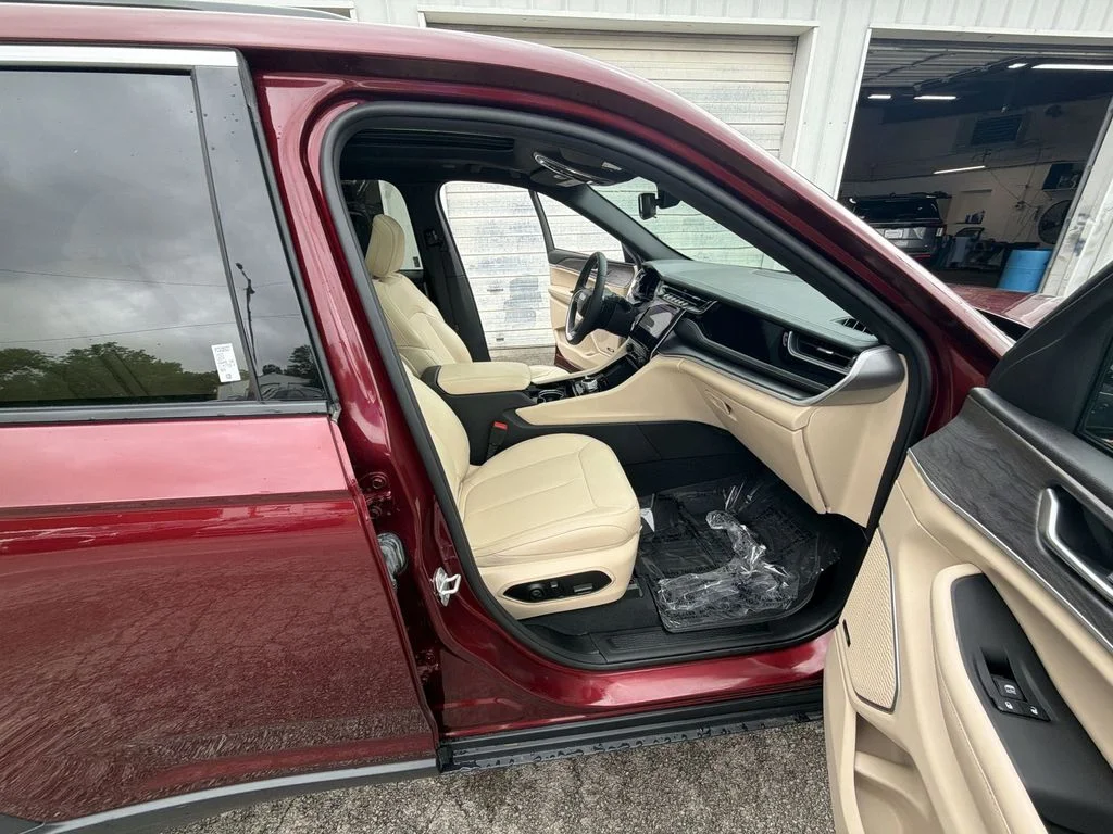 Used 2023 Red Jeep Limited image 25