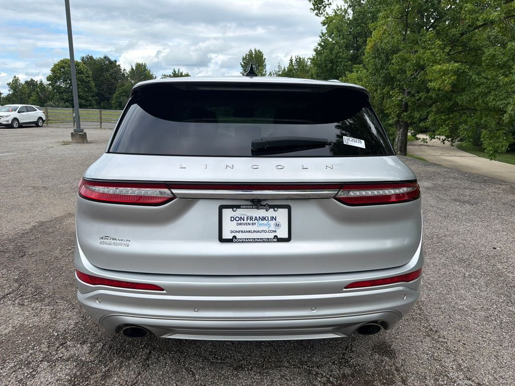 Used 2020 Silver Lincoln Reserve image 4