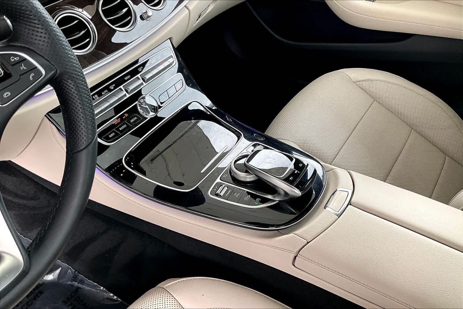 Used 2017 designo Diamond White Metallic Mercedes-Benz E 300 Sport image 15