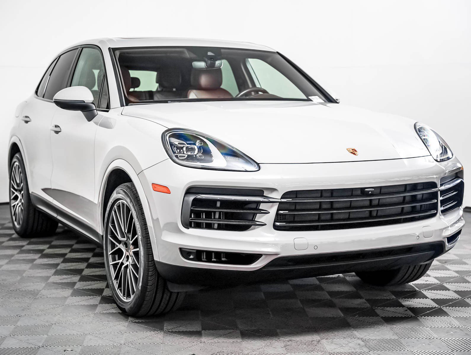 Certified Used 2023 CHALK Porsche  image 8