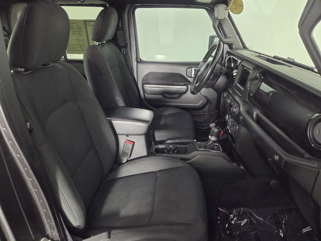 Used 2022 Granite Crystal Metallic Clearcoat Jeep Altitude image 31