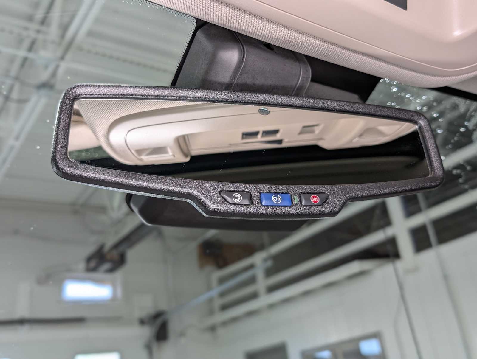 Used 2017 Iridescent Pearl Tricoat Chevrolet High Country image 34