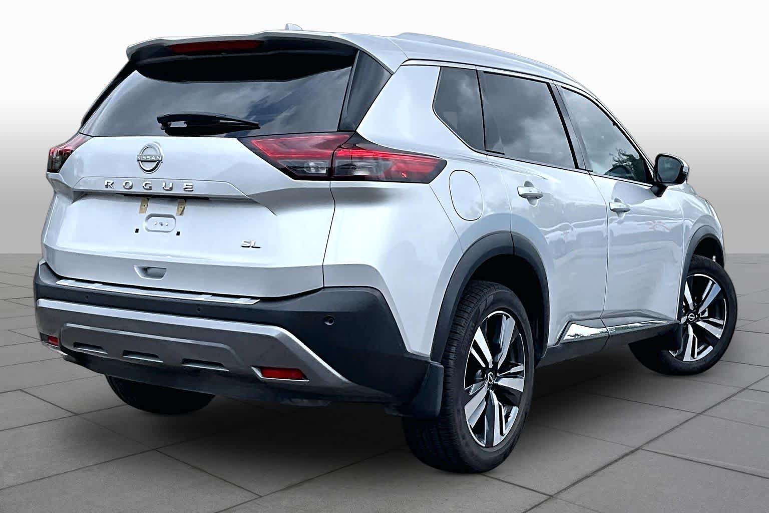 Used 2022 BRILLIANT SILVE Nissan SL image 13