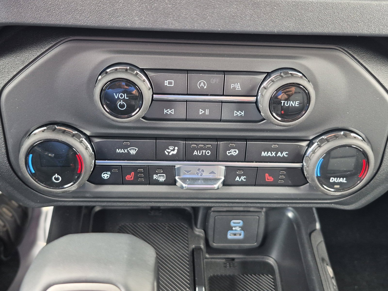 New 2025 Marsh Gray Ford Outer Banks® image 18