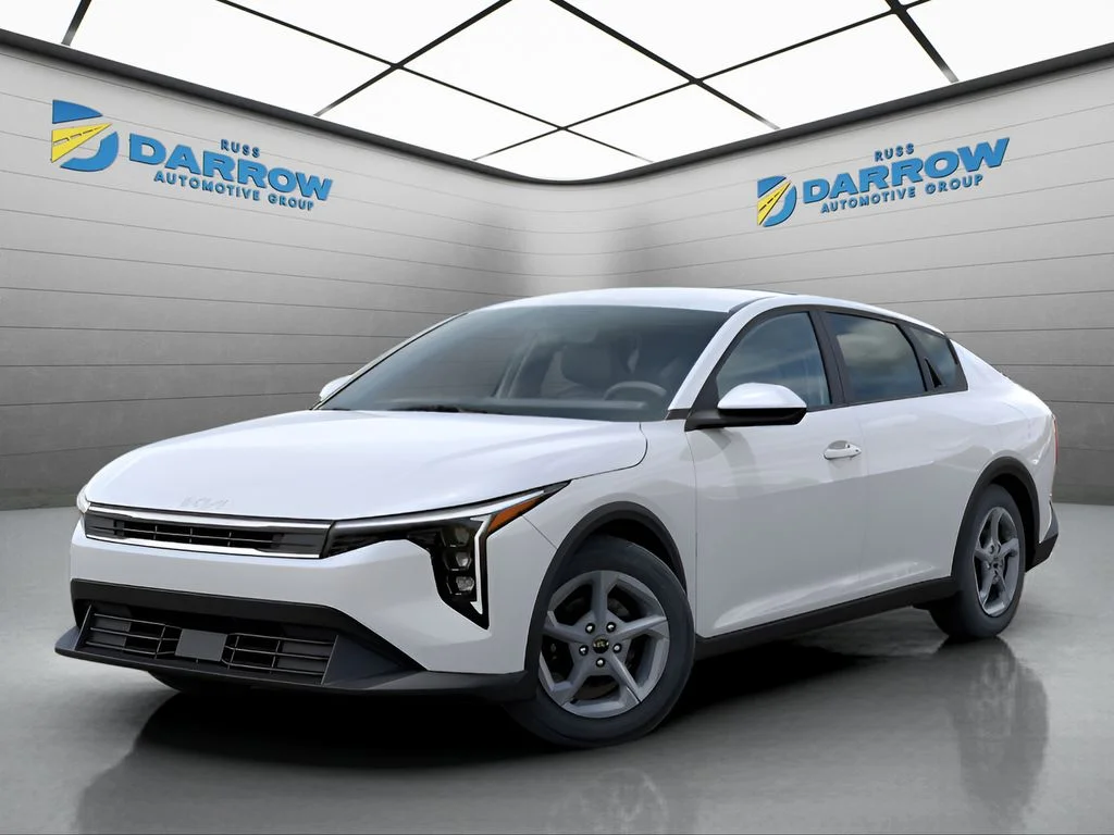 Used 2025 White Kia LXS image 9