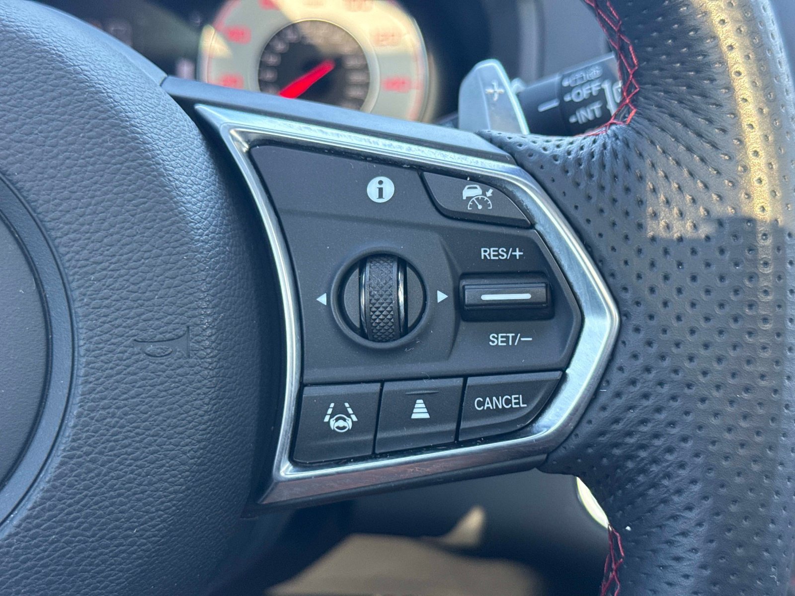 Used 2023 Platinum White Acura w/A-Spec Package image 31