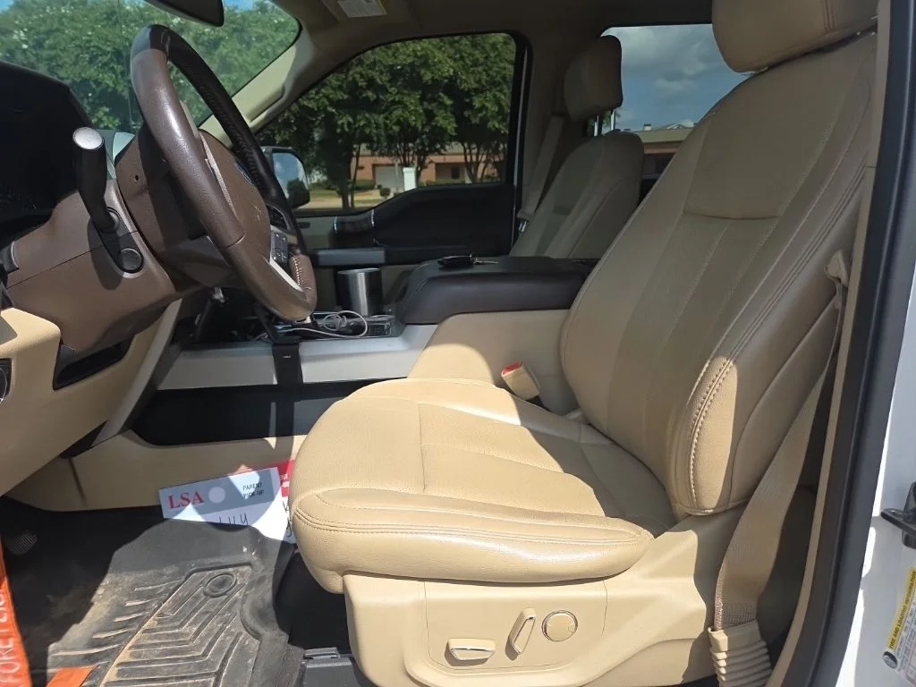 Used 2018 White Ford Lariat image 25