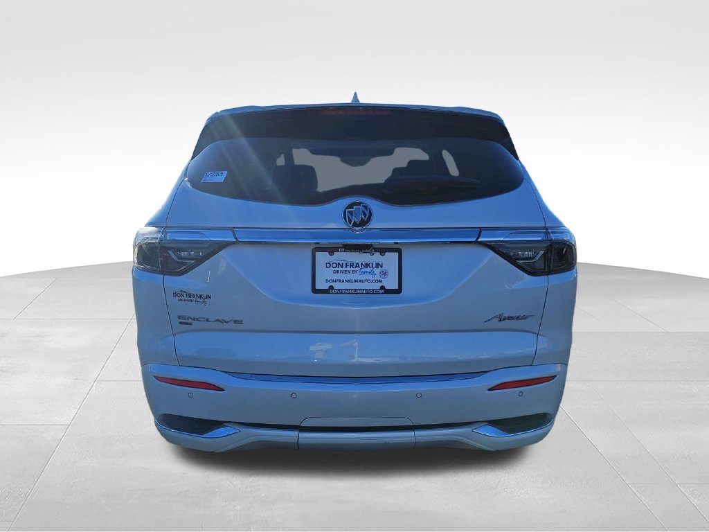 Used 2022 White Buick Avenir image 4