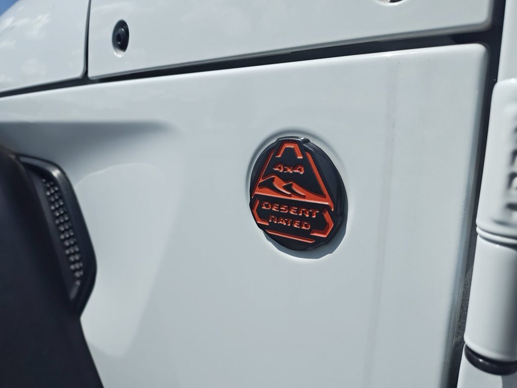 Used 2023 White Jeep Mojave image 27