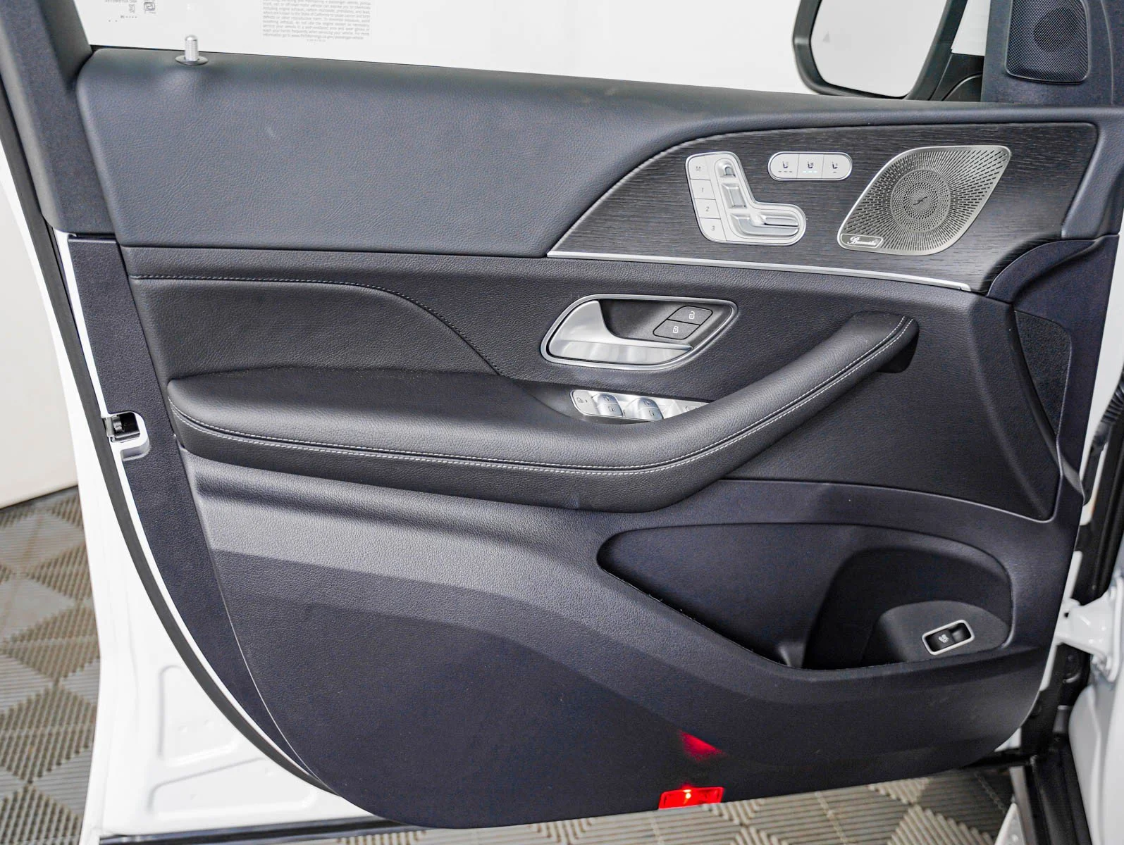 New 2026 Polar White Mercedes-Benz 4MATIC® image 24