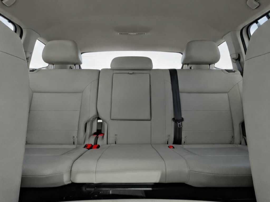 Certified Used 2022 Pure White Volkswagen 2.0T SE image 28