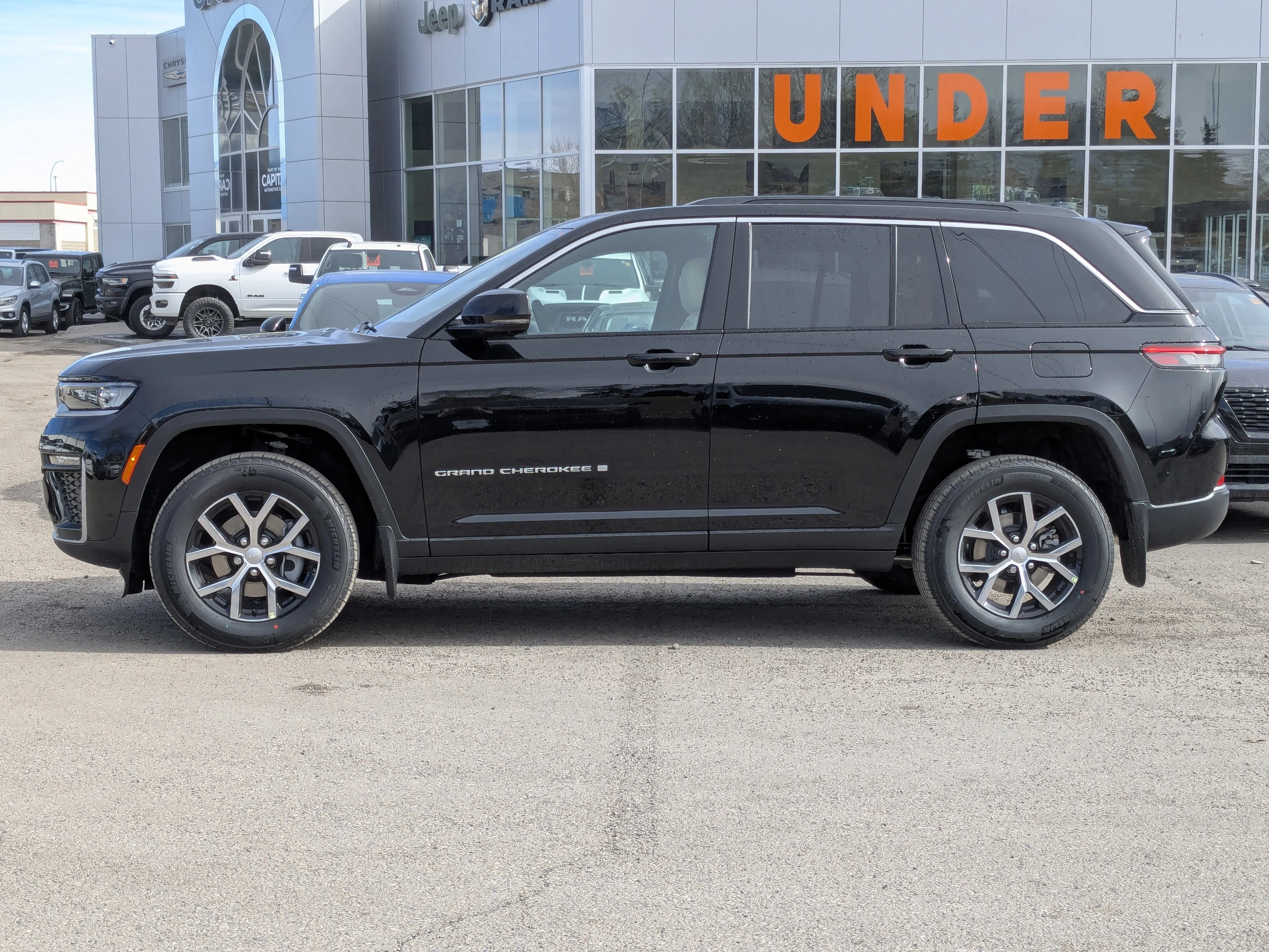 New 2026 Black Jeep Limited - - Panoramic Sunroof - Luxury Tech II - 9 Amplified Speakers - Remote Start & tons more! image 5