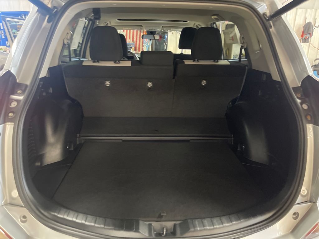 Used 2017 Silver Toyota XLE image 26