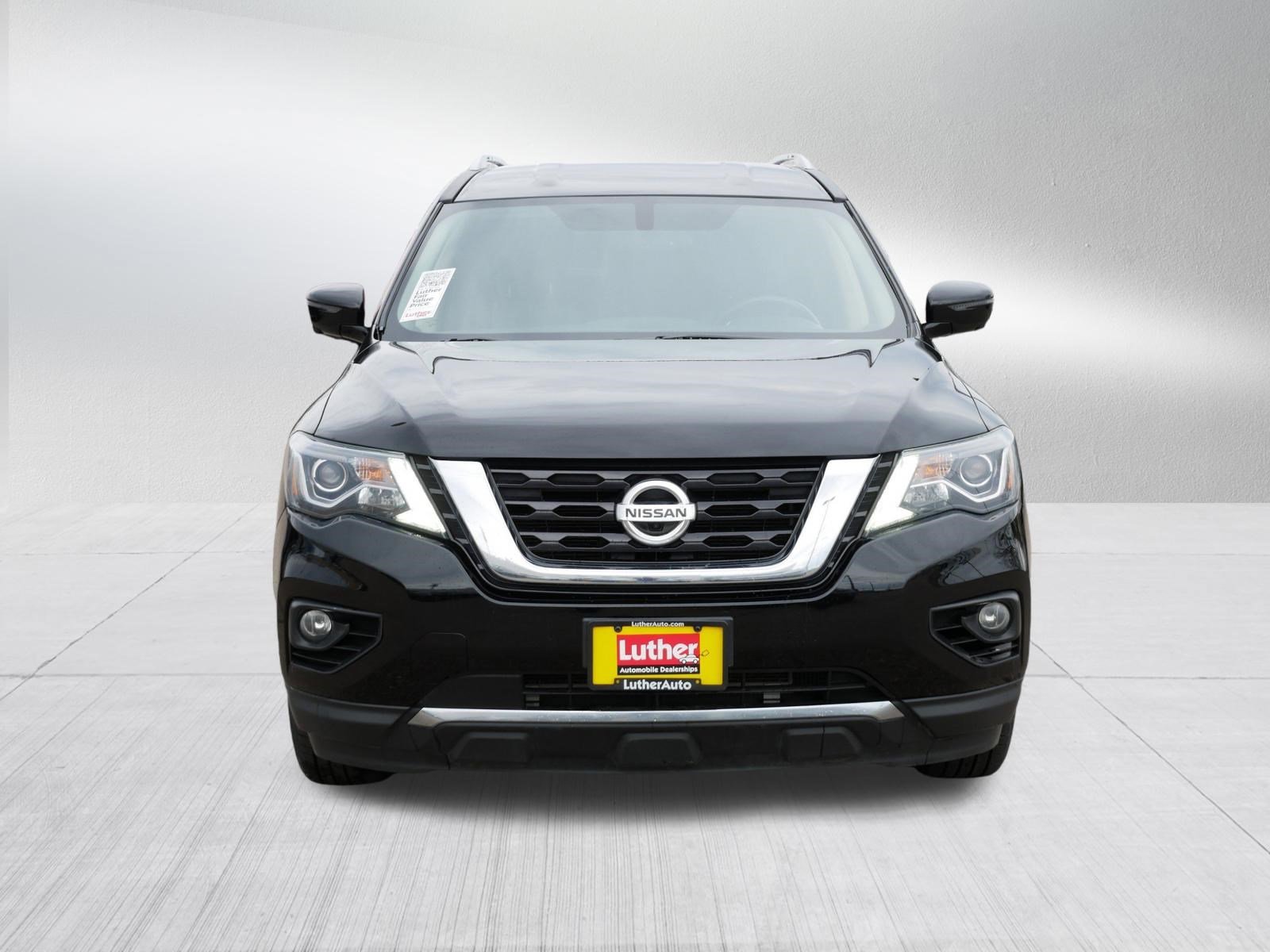 Used 2018 Nissan Pathfinder SL with VIN 5N1DR2MM9JC613715 for sale in Minneapolis, MN