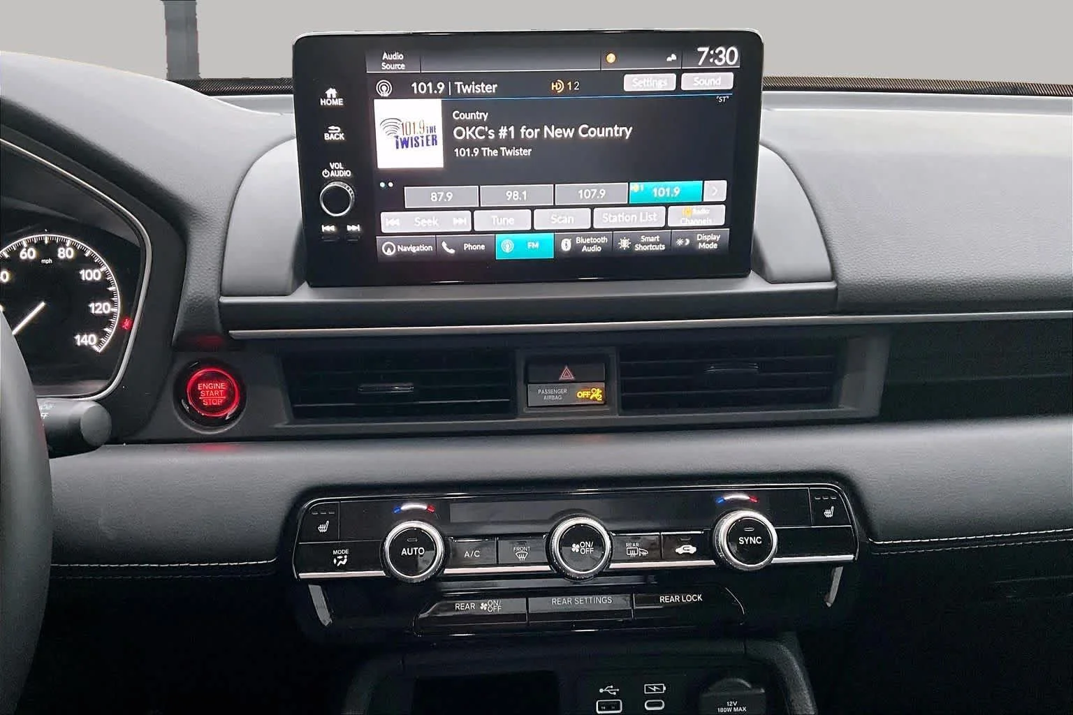 2025 Honda Pilot Touring - Photo 13