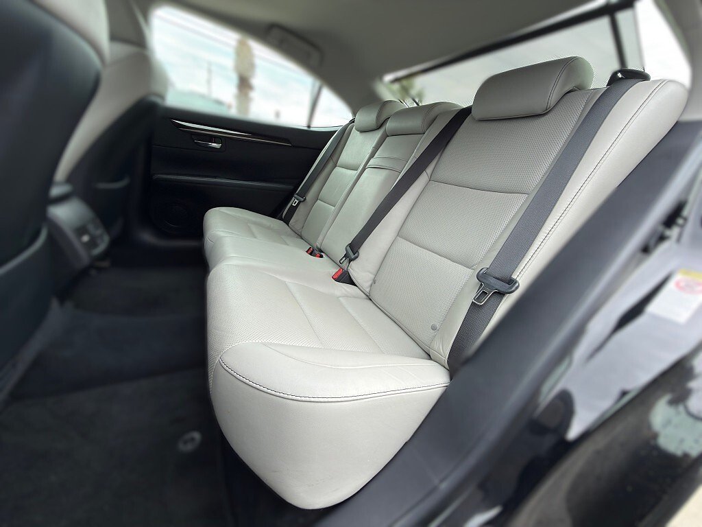 Used 2013 Obsidian Lexus Base image 9