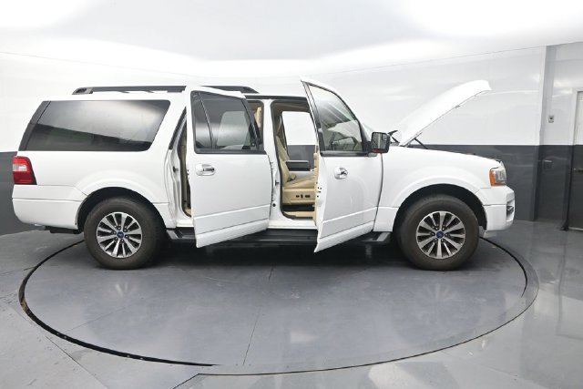 Used 2017 White Ford XLT image 46
