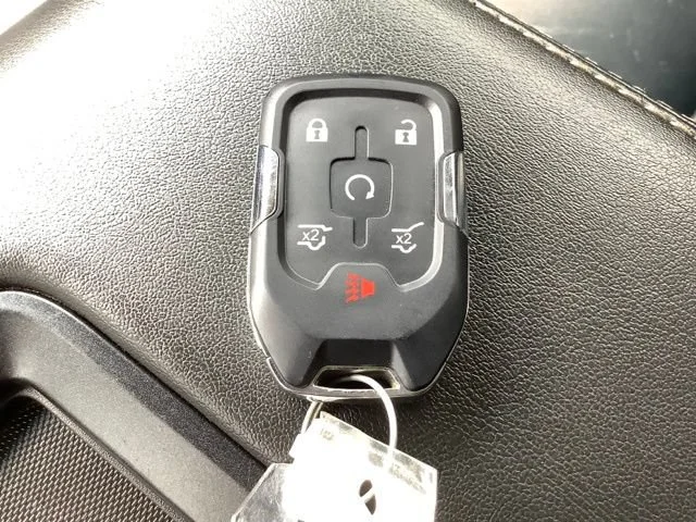 Used 2019 SILVER ICE METALLIC Chevrolet LT image 33