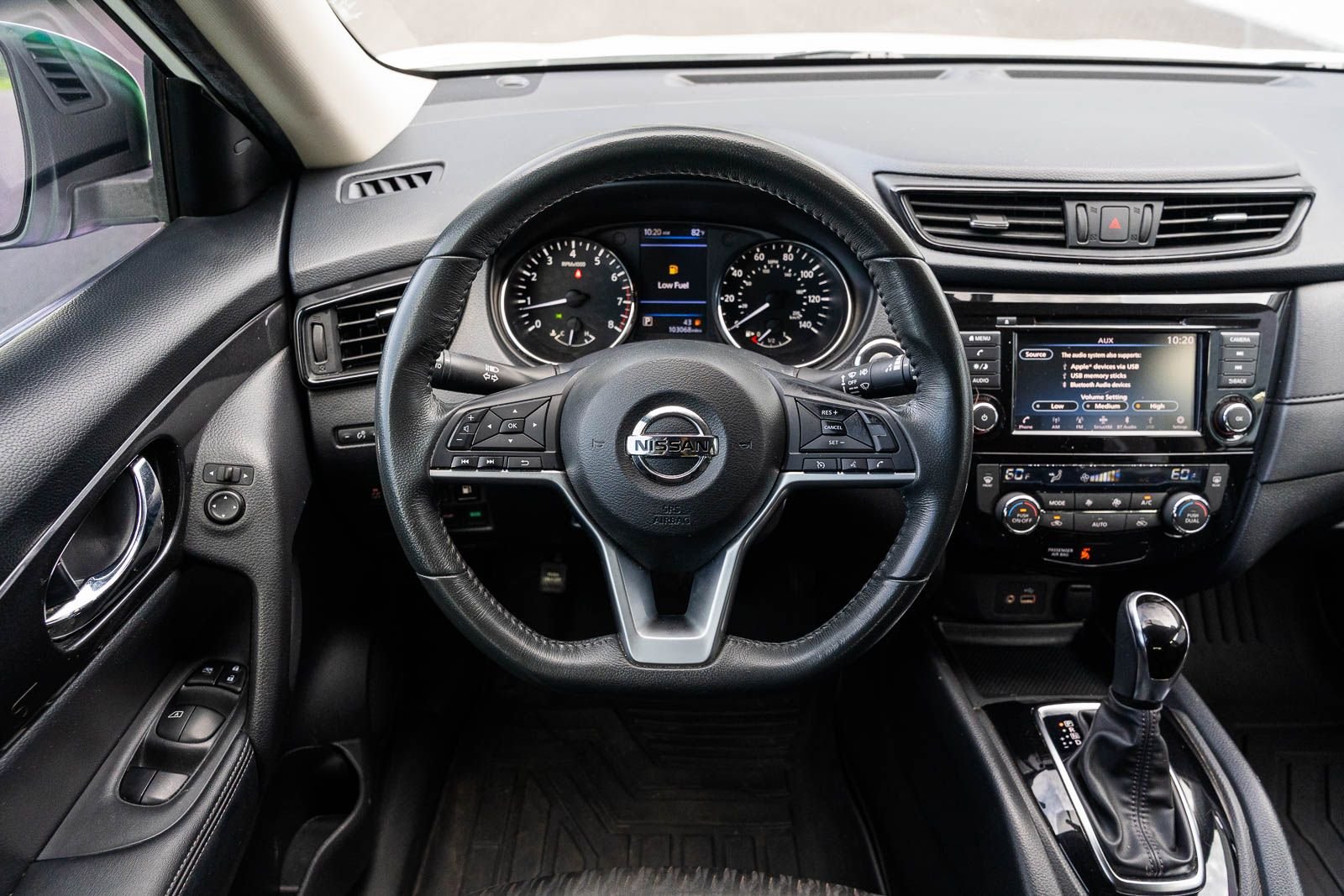 Used 2018 Glacier White Nissan SV image 22