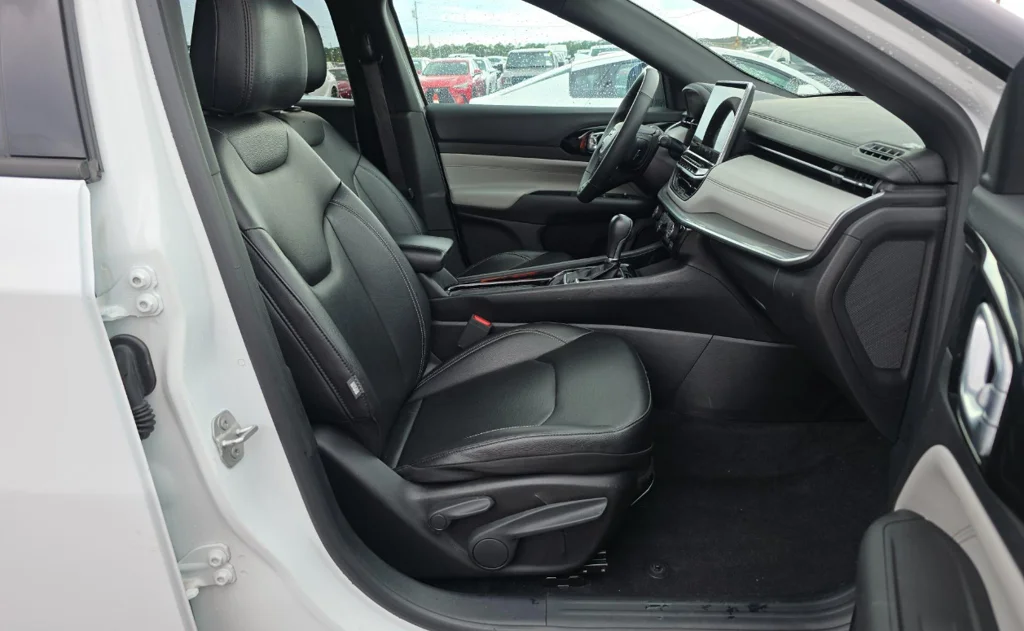 Used 2025 White Jeep Limited image 6