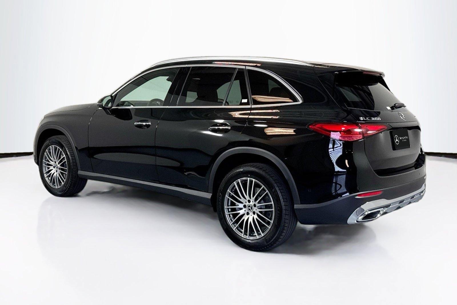 New 2026 Black Mercedes-Benz GLC 300 image 7