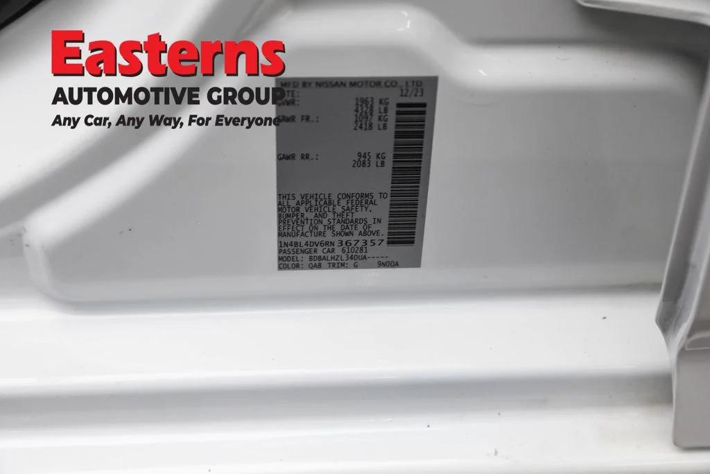 Used 2024 White Nissan 2.5 SV image 34