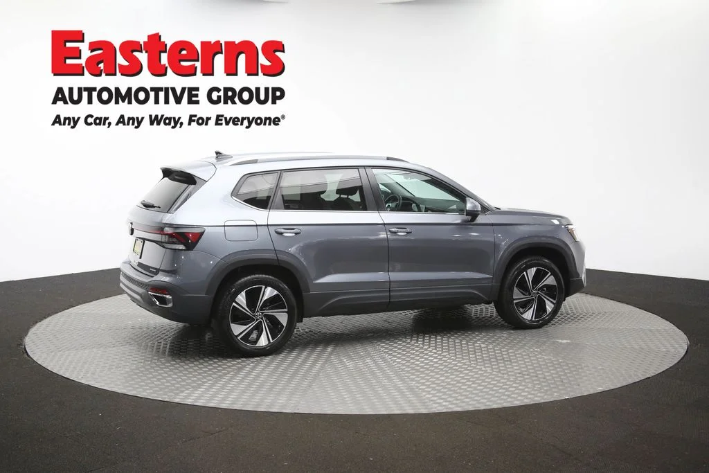 Used 2025 Gray Volkswagen 1.5T SE image 41