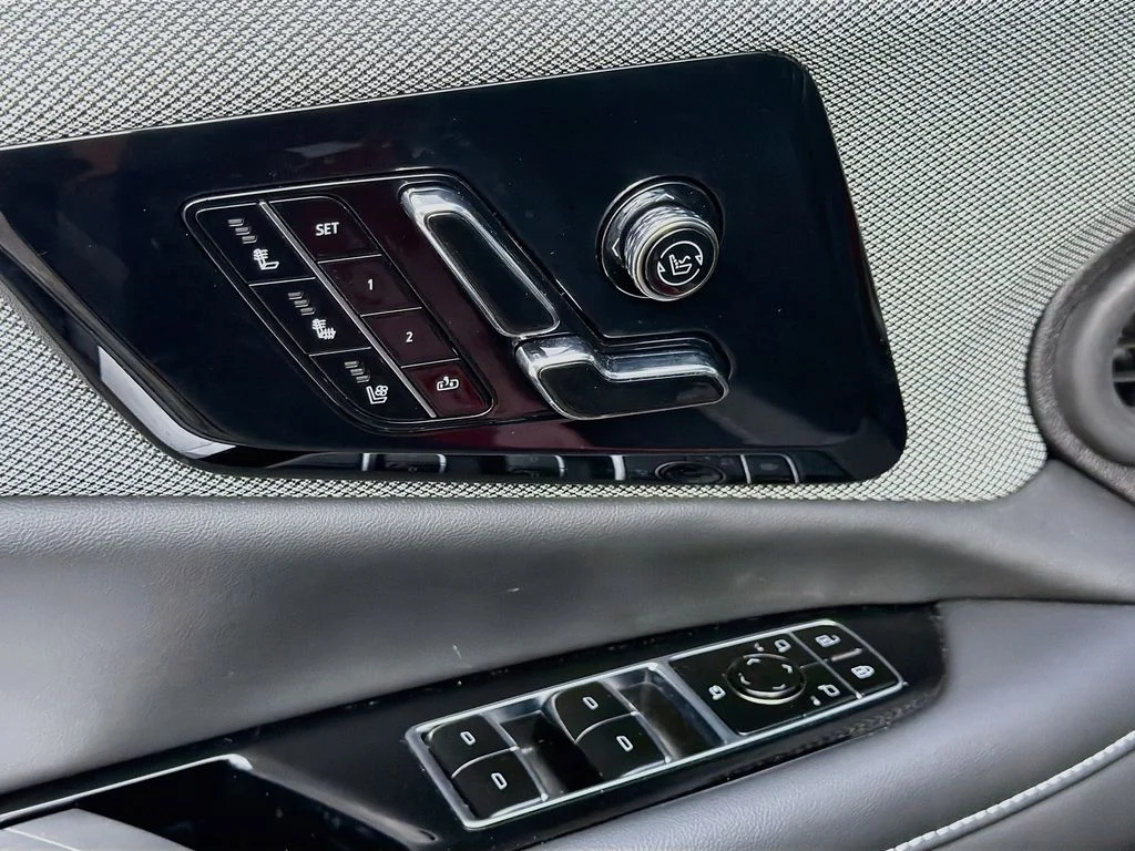 Used 2025 Red Cadillac Sport 2 image 18