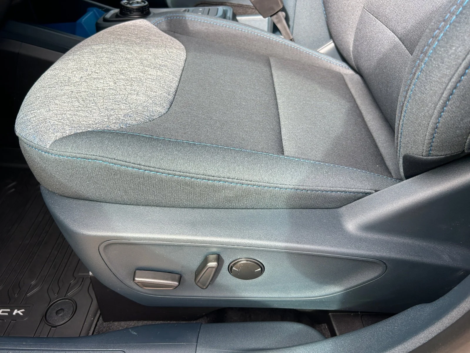 New 2026 Velocity Blue Ford XLT image 13