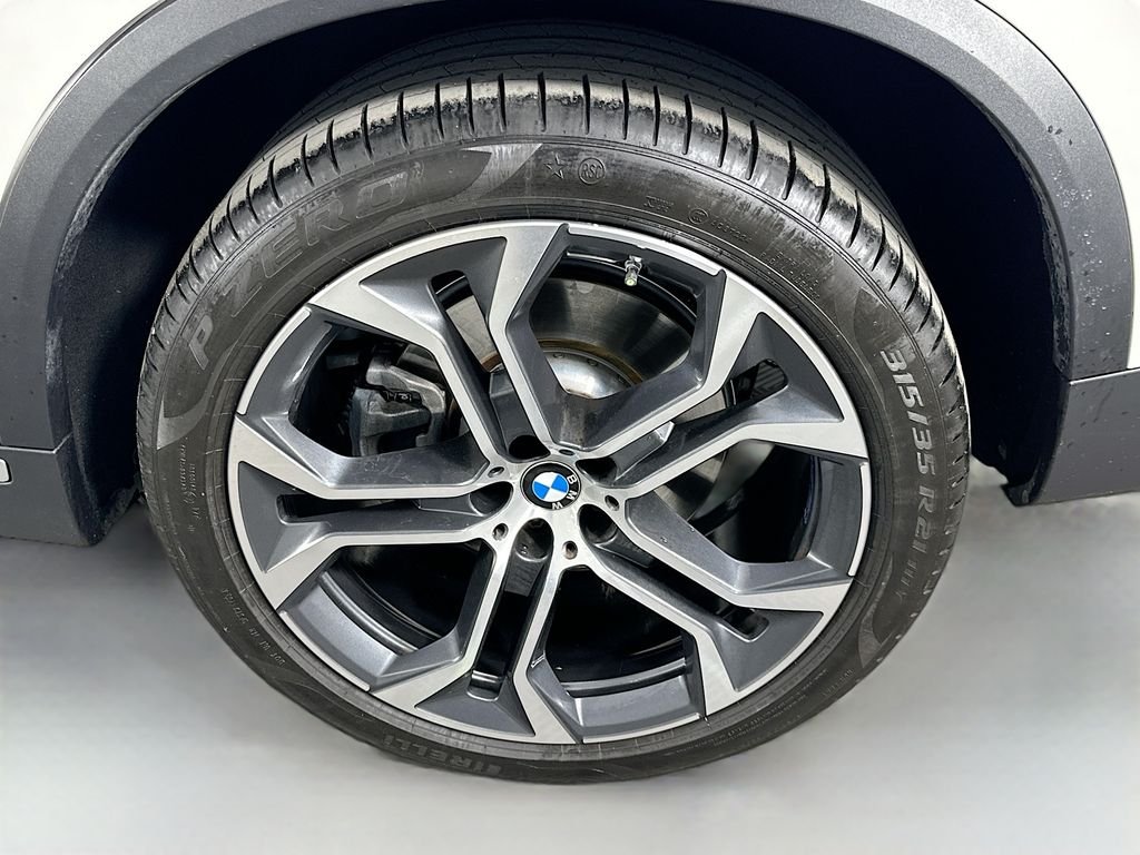 Certified Used 2024 Mineral White Metallic BMW xDrive40i image 32