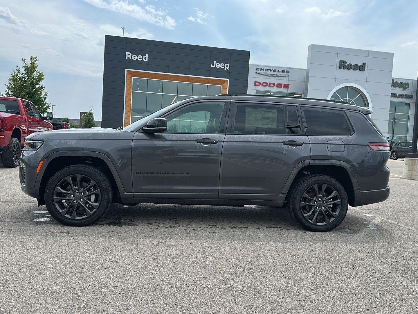 New 2026 Baltic Gray Metallic Clearcoat Jeep Limited Reserve image 2