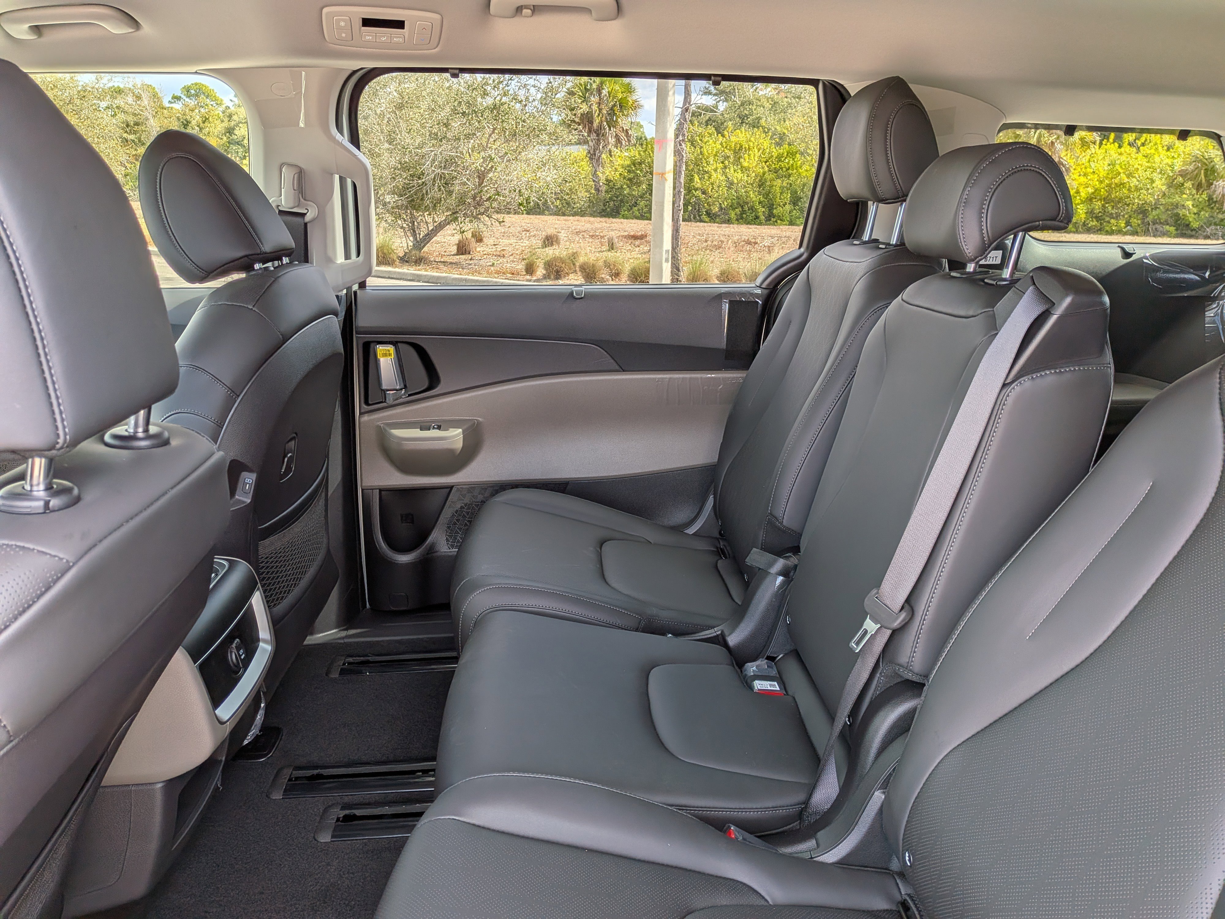 New 2026 Ivory Silver Kia EX image 16