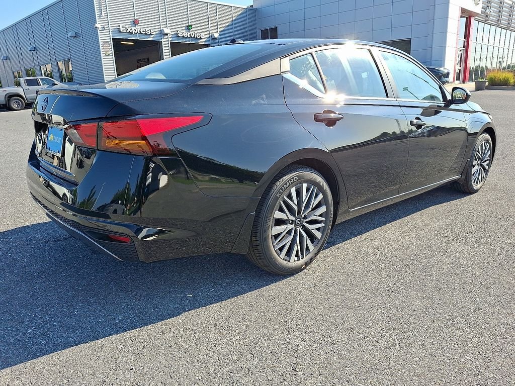New 2026 Super Black Nissan SV image 4