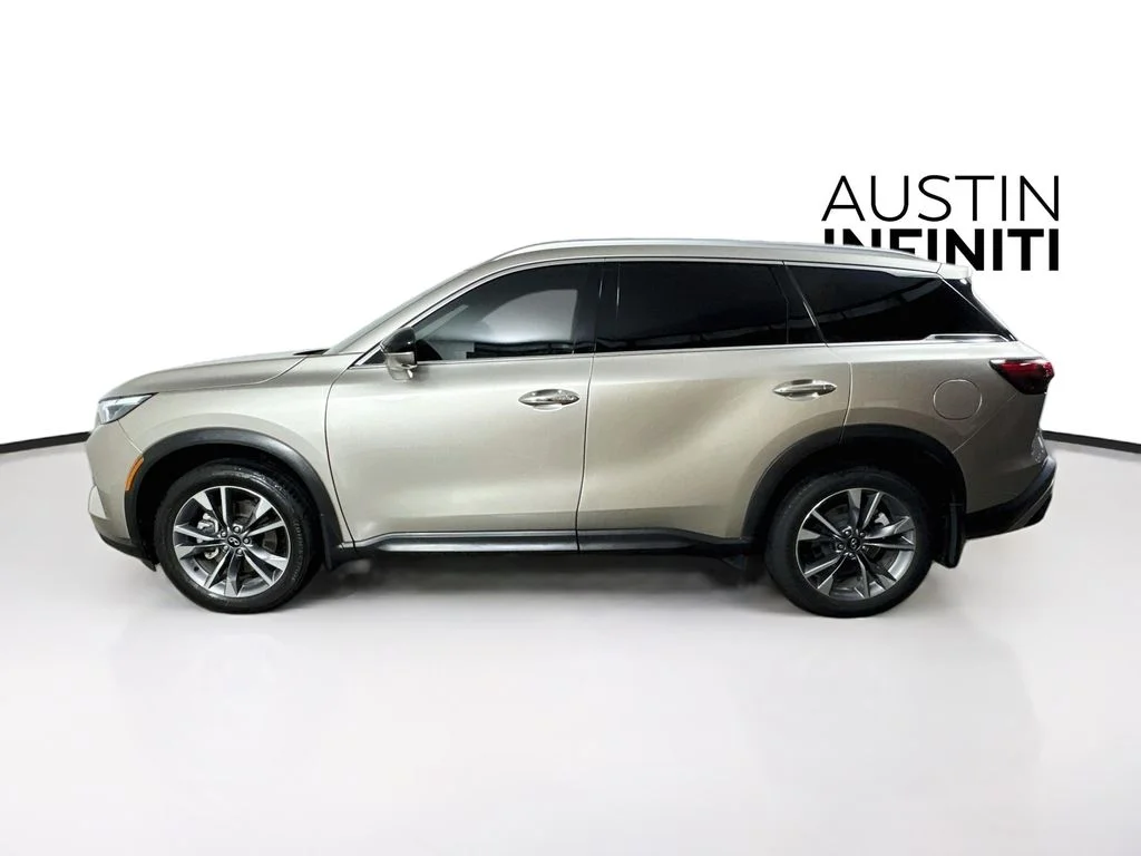 Certified Used 2024 Silver INFINITI LUXE image 6