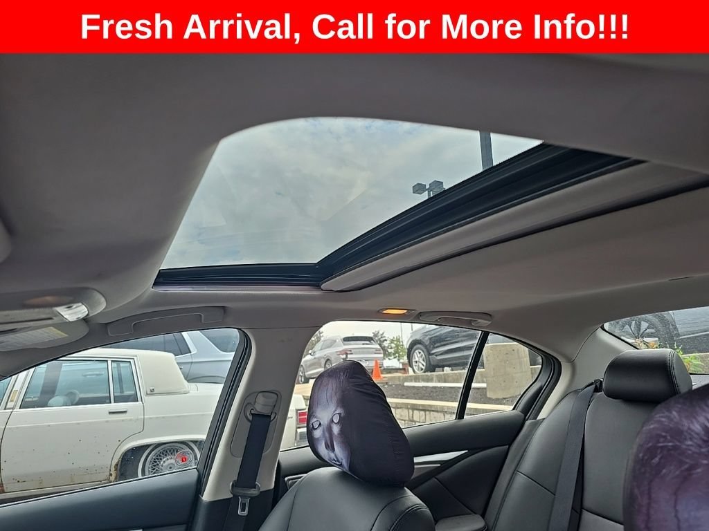 Used 2016 Red INFINITI 2.0t Base image 9