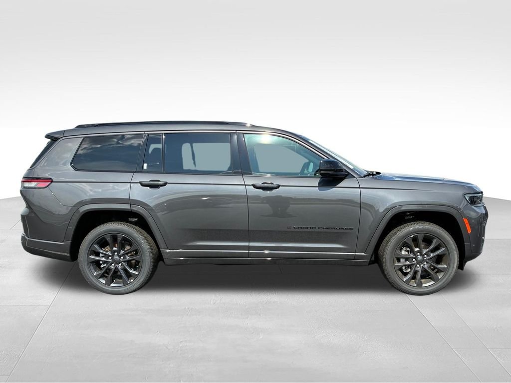 Used 2026 Gray Jeep Limited Reserve image 5