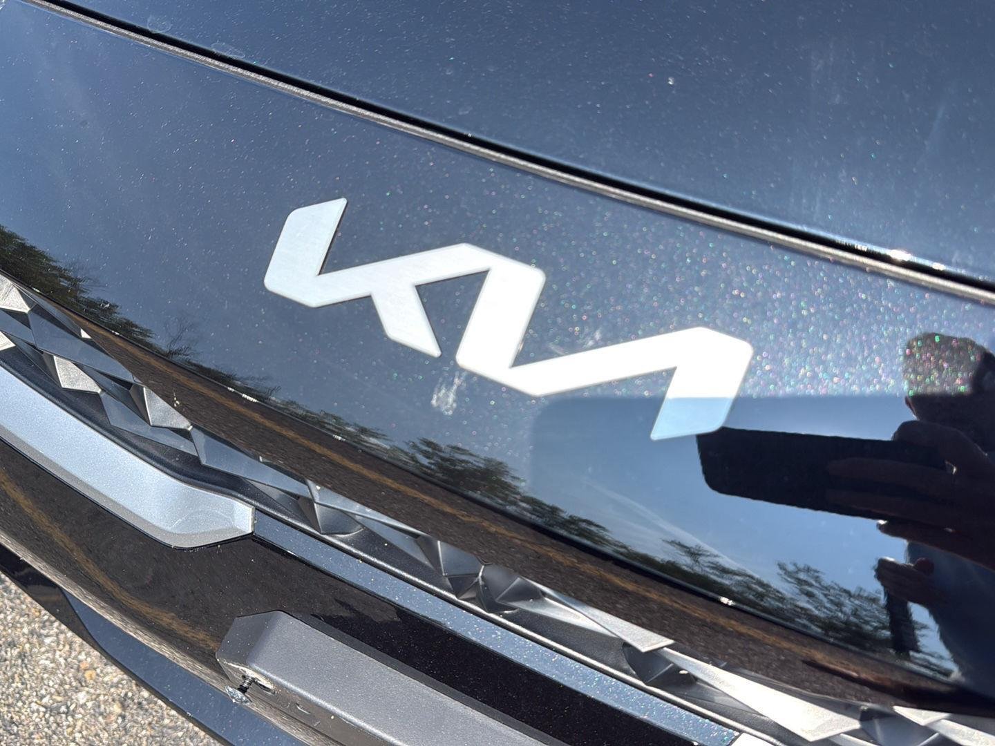 Used 2023 Aurora Black Pearl Kia LXS image 9