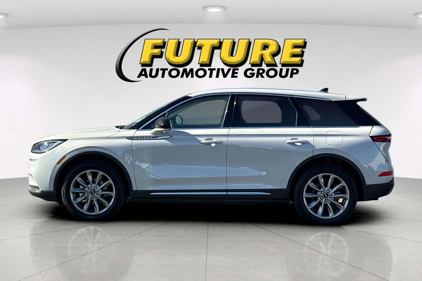 Used 2022 White Lincoln Standard image 6