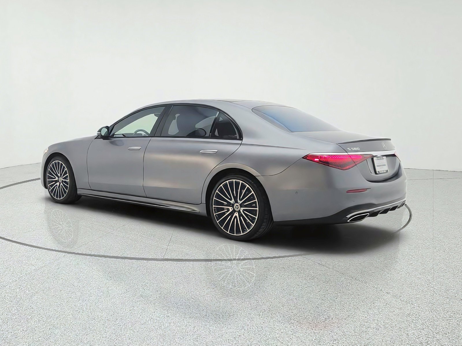 Certified Used 2023 MANUFAKTUR Selenite Grey Magno Mercedes-Benz S 580 4MATIC® Sedan image 7