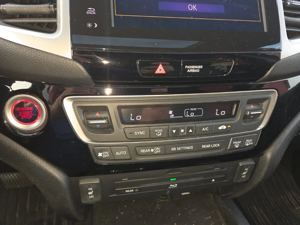 Used 2016  Honda Touring image 15