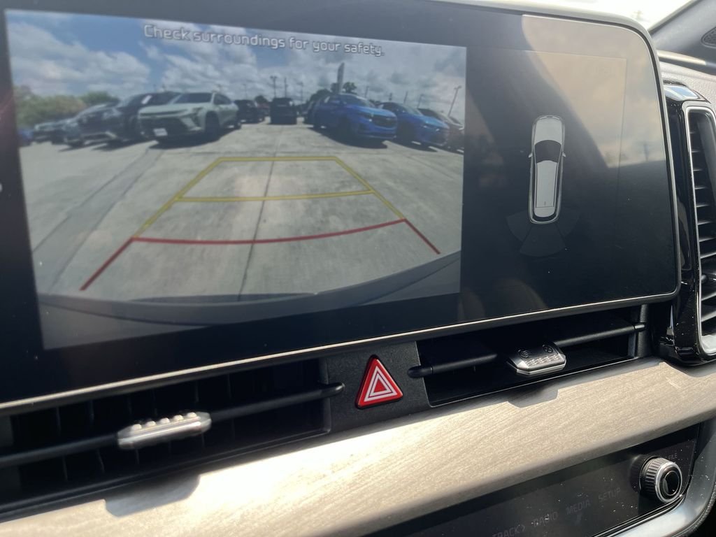 Used 2023 Black Kia X-Line image 17