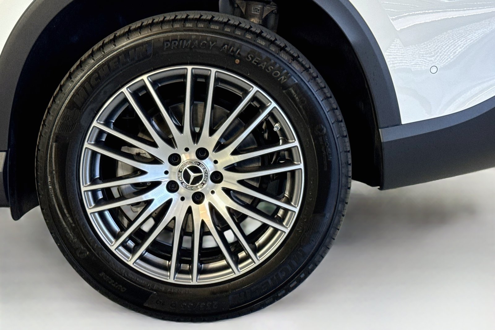 New 2027 Polar White Mercedes-Benz GLC 300 image 29