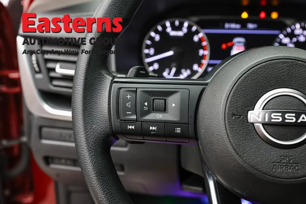 Used 2023 Red Nissan S image 15