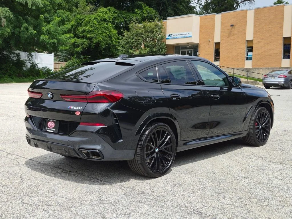 Used 2024 Black BMW M60i image 3