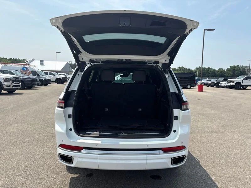 Certified Used 2021 White Jeep Summit image 9