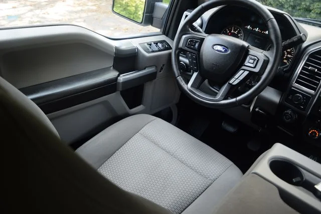 Used 2018 White Ford XLT image 2