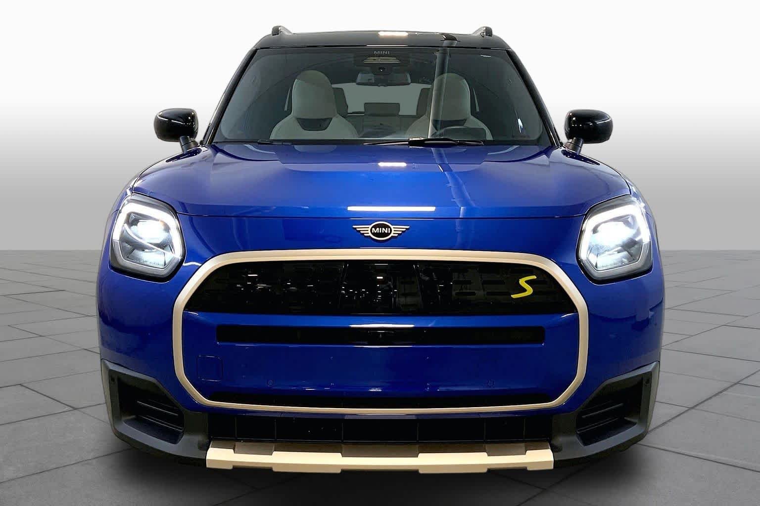 Certified Used 2025 Blazing Blue Metallic MINI SE image 3