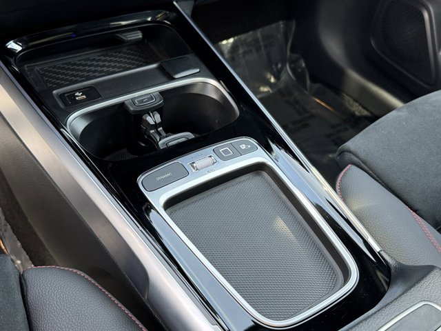 Used 2025 Polar White Mercedes-Benz GLB 250 image 20