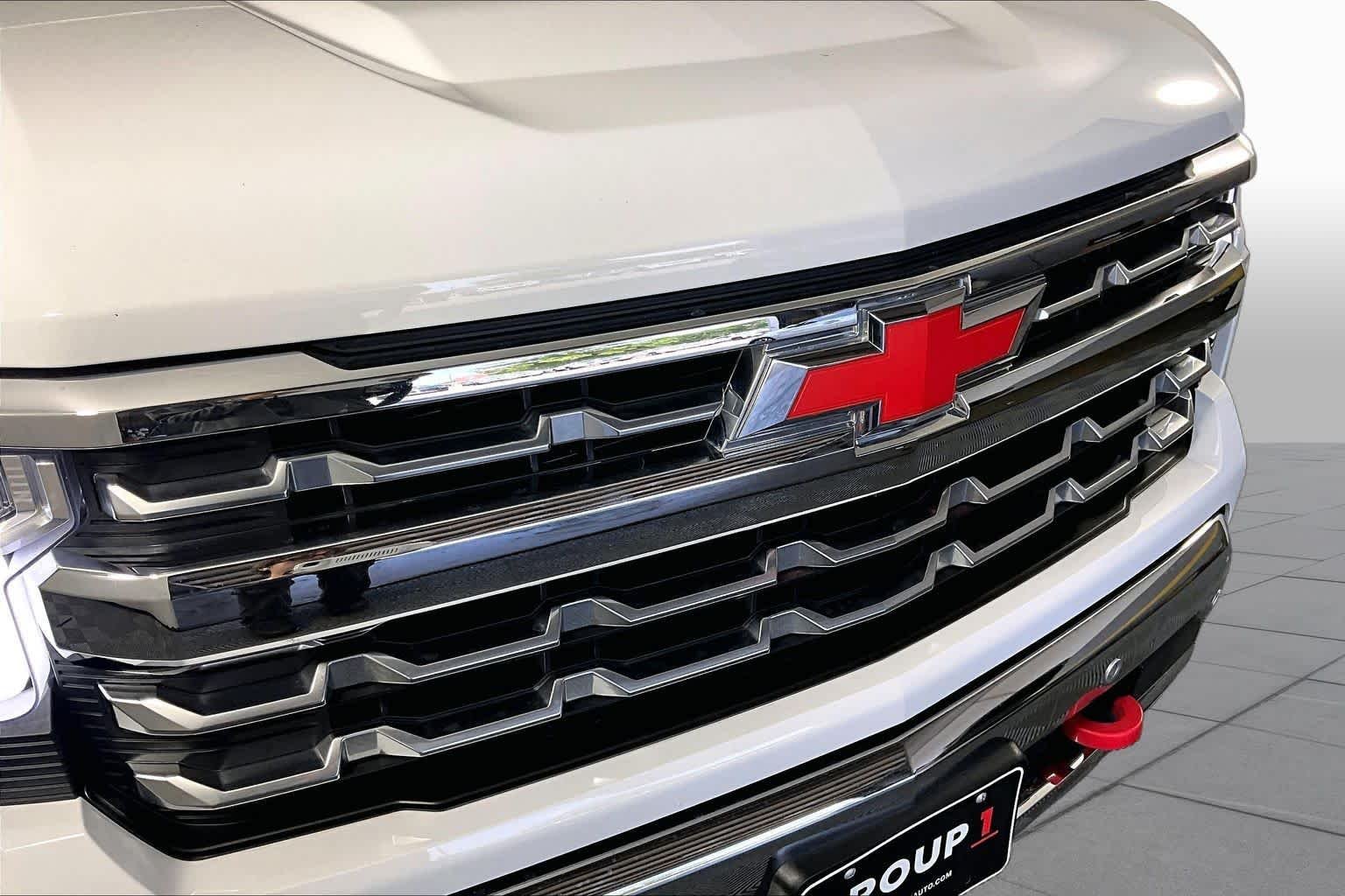 Used 2024 Summit White Chevrolet LTZ image 29