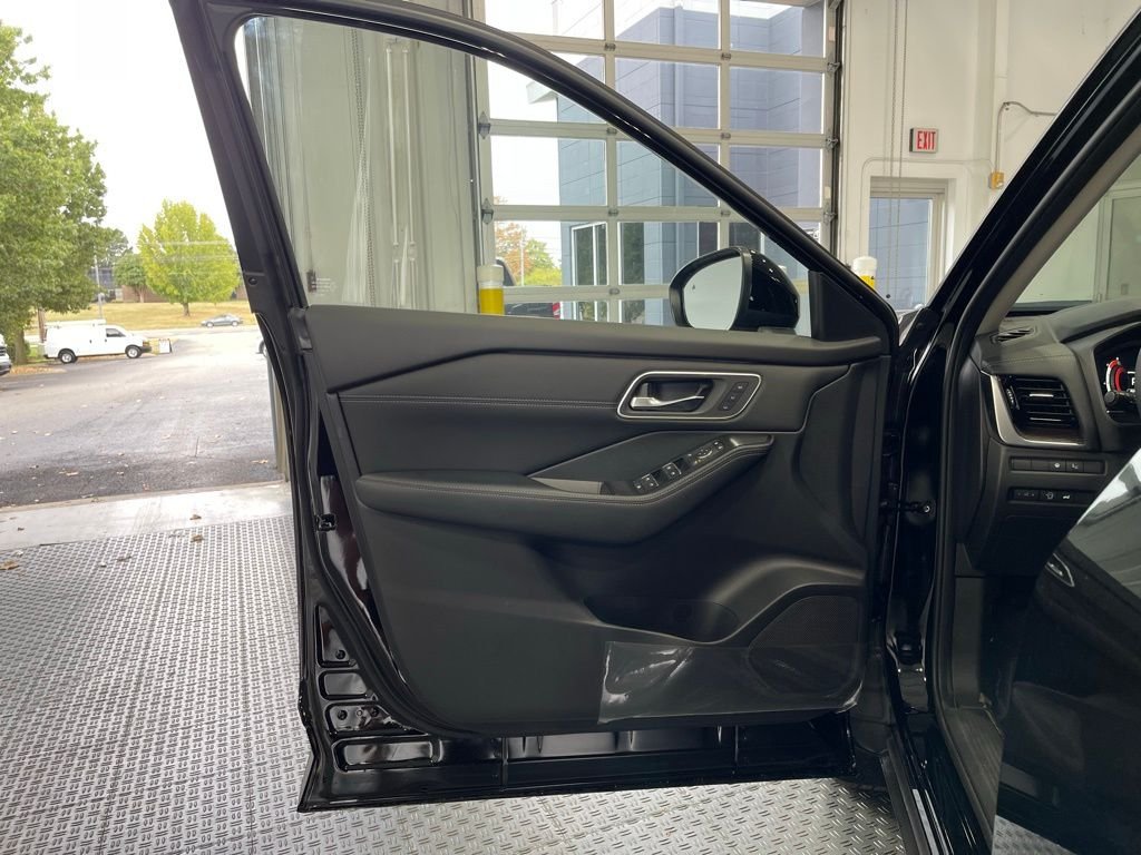 2026 Nissan Rogue Platinum - Photo 20